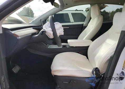 2024 Tesla Model Y z USA, uszkodzony, nr VIN 7SAYGDED8RF100043